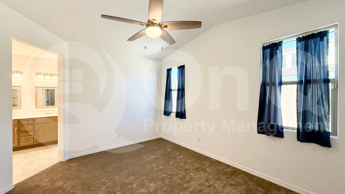 7922 W Pasadena Ave - Photo 7 of 21