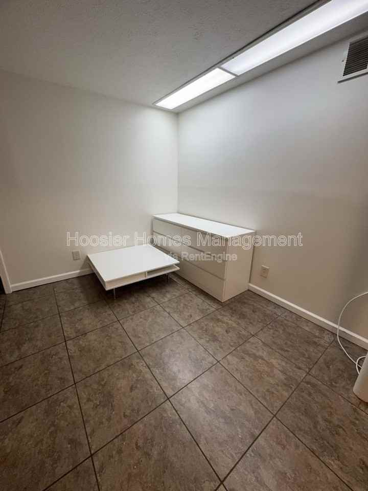 770 E 61st St #7 - Photo 2 of 13