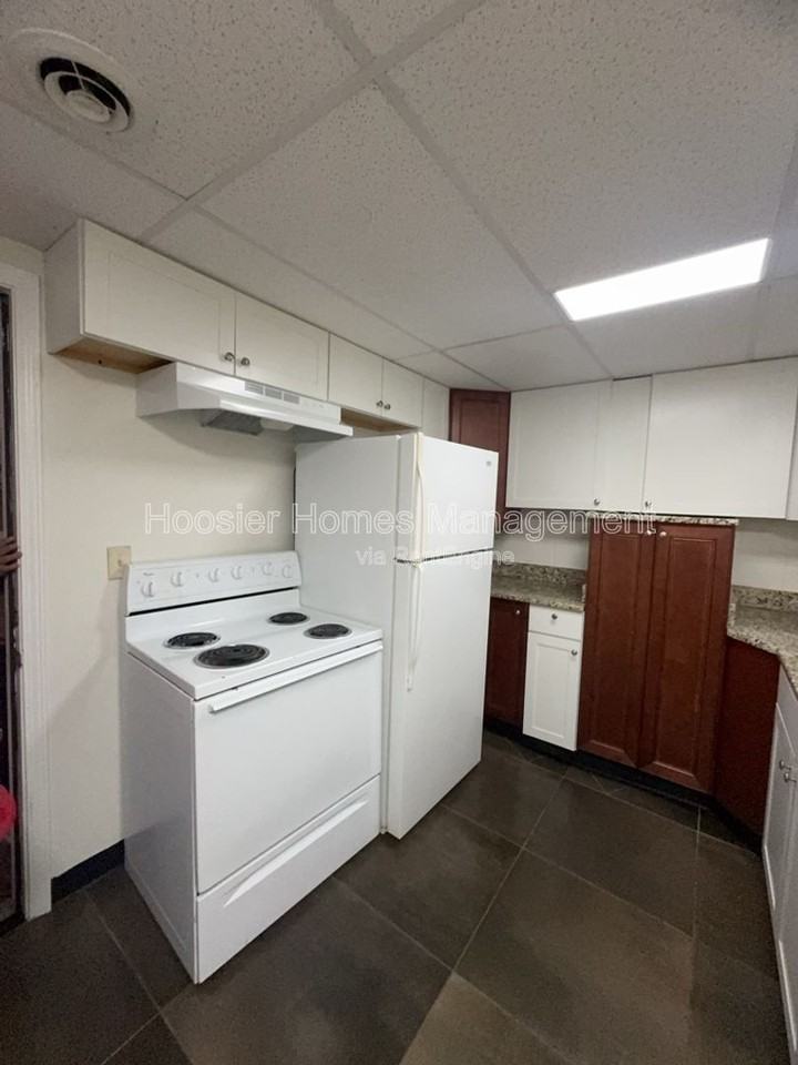 770 E 61st St #7 - Photo 5 of 13