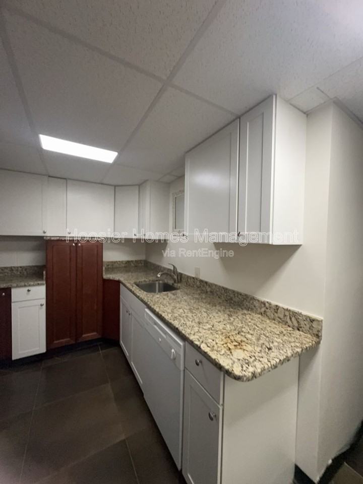 770 E 61st St #7 - Photo 6 of 13