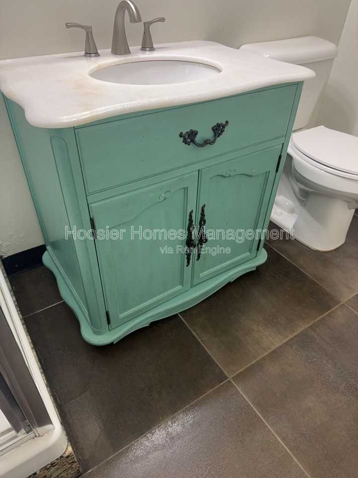 770 E 61st St #7 - Photo 7 of 13