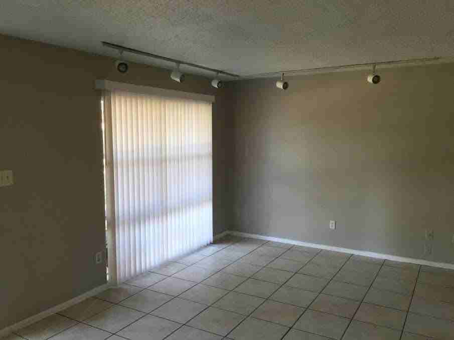 5216 Palisades Dr - Photo 2 of 10