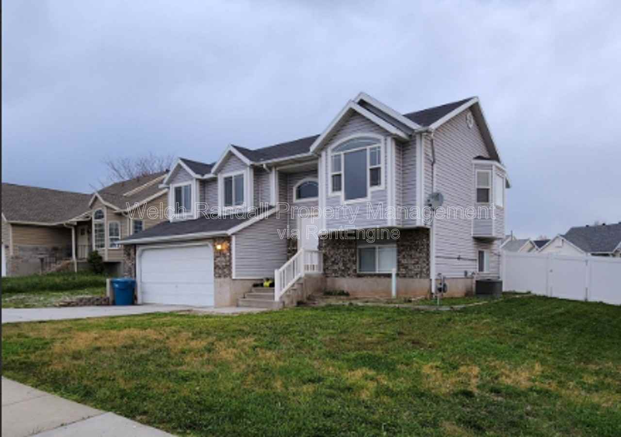 832 W 4200 S - Photo 2 of 25