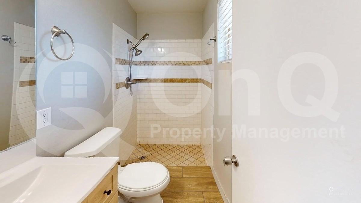 7312 E 20th St - Photo 3 of 27