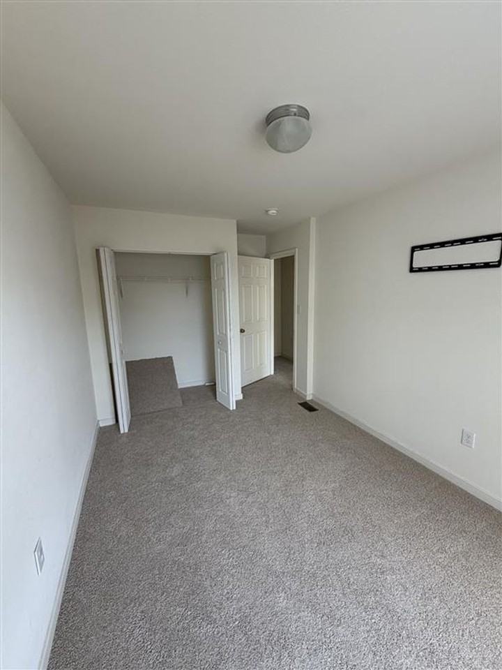 3528 E Richmond Rd #U5 - Photo 6 of 8