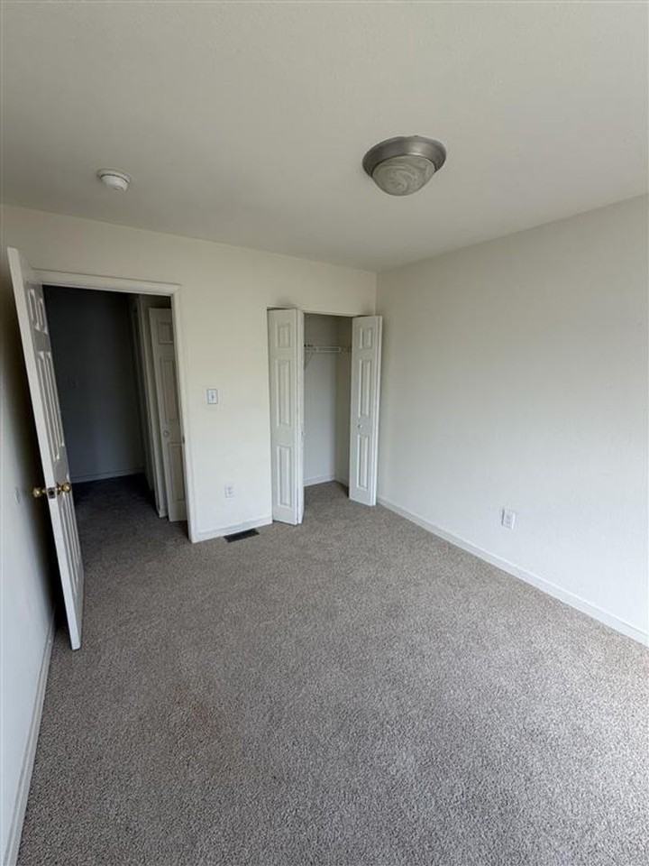 3528 E Richmond Rd #U5 - Photo 7 of 8