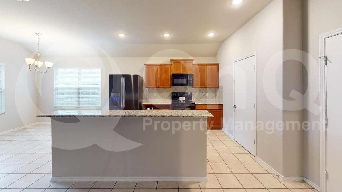 5513 Diaz Ave - Photo 3 of 21