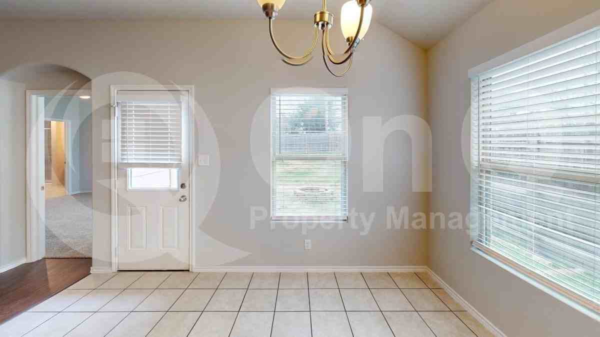 5513 Diaz Ave - Photo 7 of 21