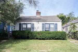featured image of 270 S Lasalle St