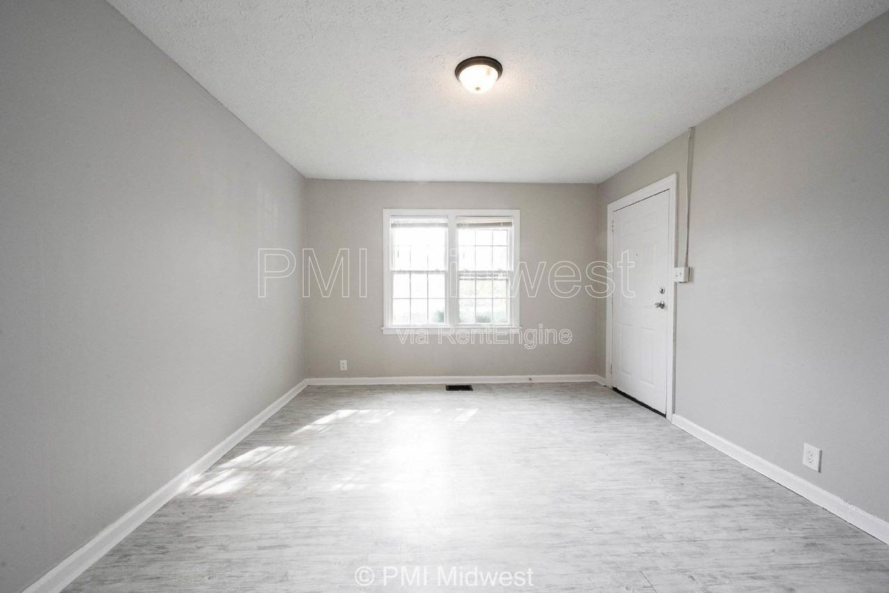 270 S Lasalle St - Photo 2 of 28
