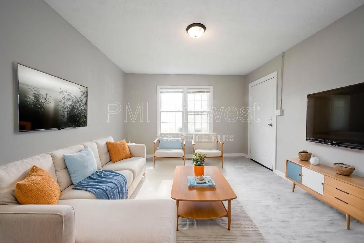 270 S Lasalle St - Photo 3 of 28