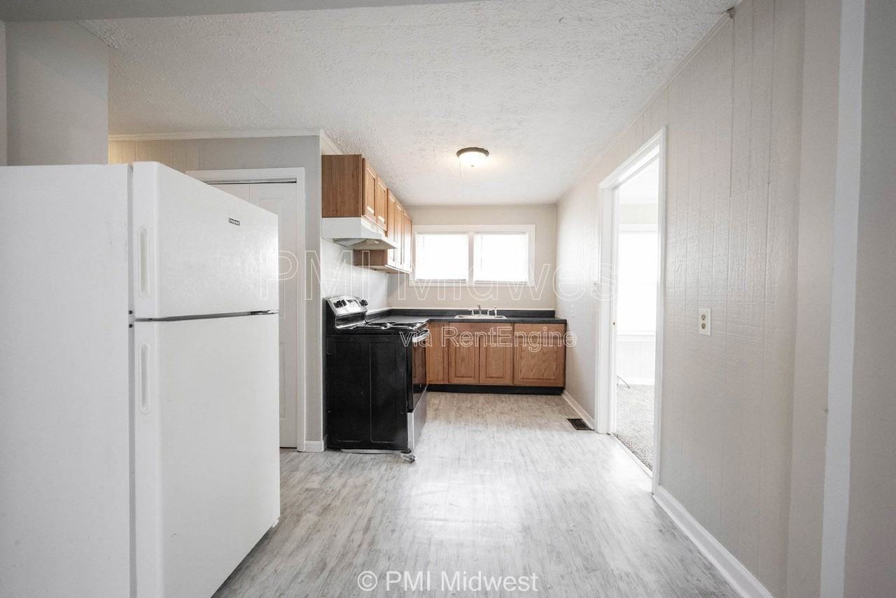 270 S Lasalle St - Photo 7 of 28