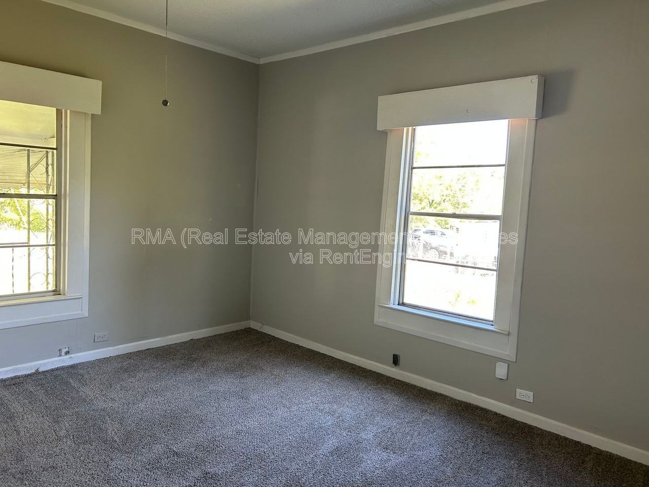 926 N 9th St - Photo 5 of 6