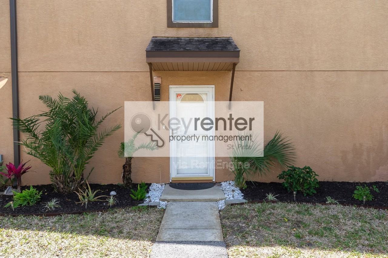 1833 Clearbrooke Dr - Photo 2 of 33