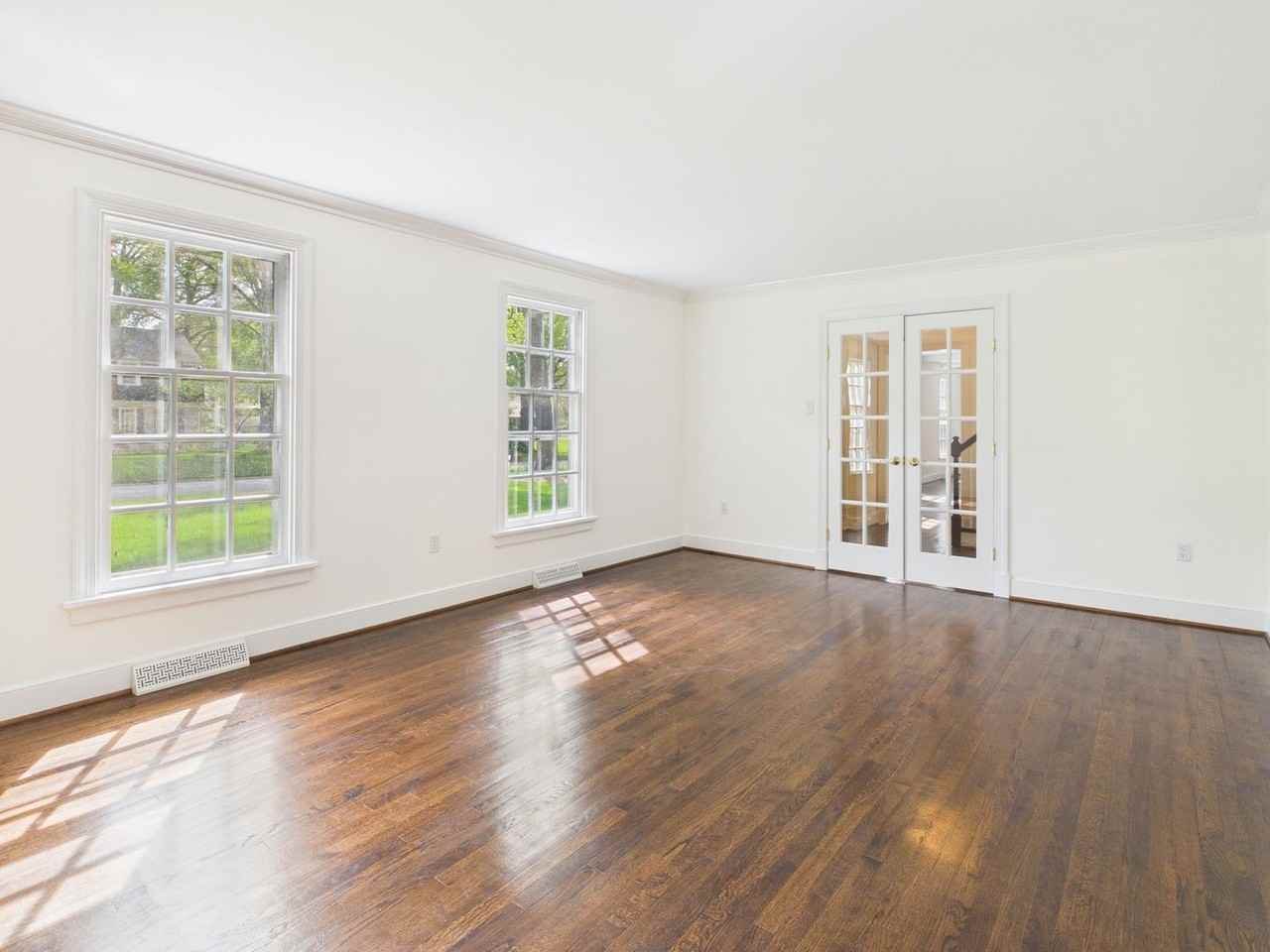 1602 Harborough Rd - Photo 6 of 38