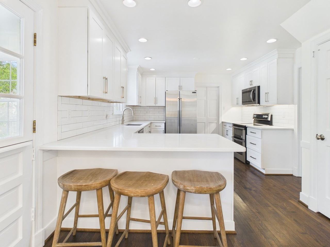 1602 Harborough Rd - Photo 7 of 38