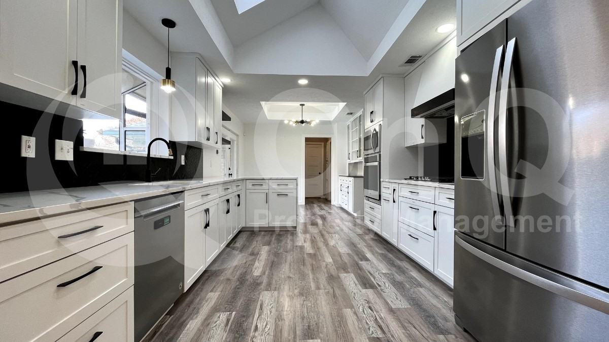 13102 Halwin Cir - Photo 6 of 40