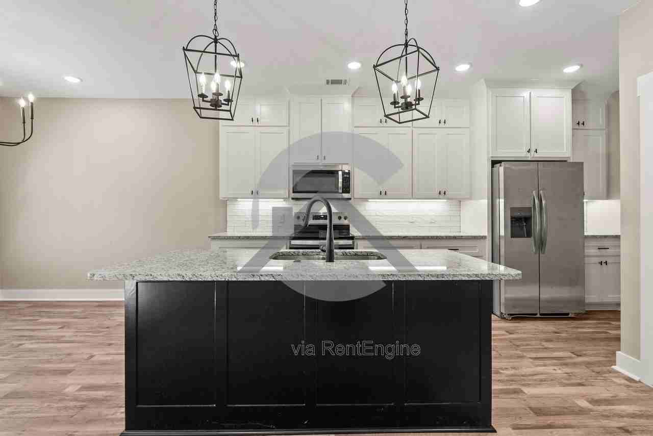 1295 Acuff Ln #1 - Photo 4 of 22