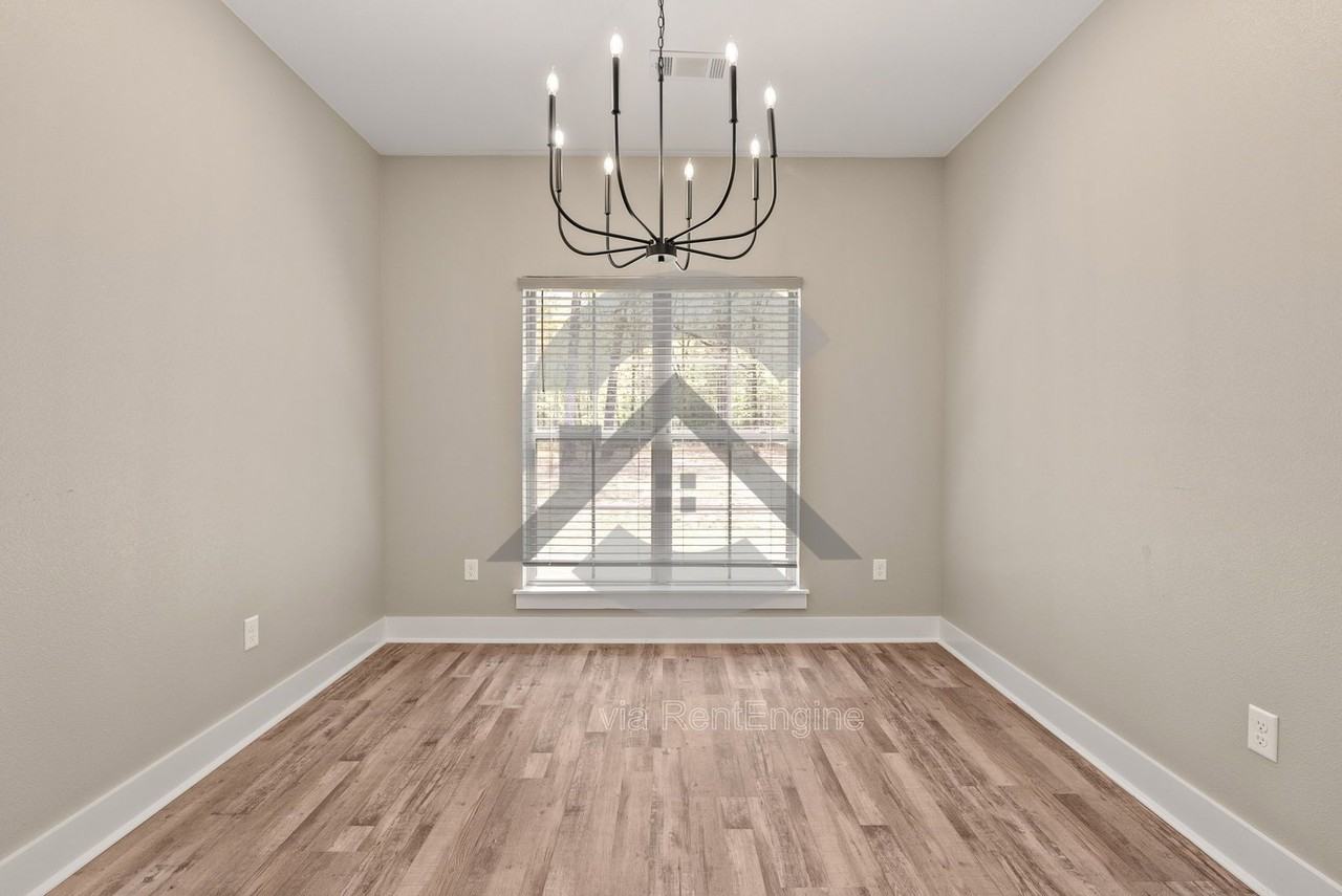 1295 Acuff Ln #1 - Photo 6 of 22