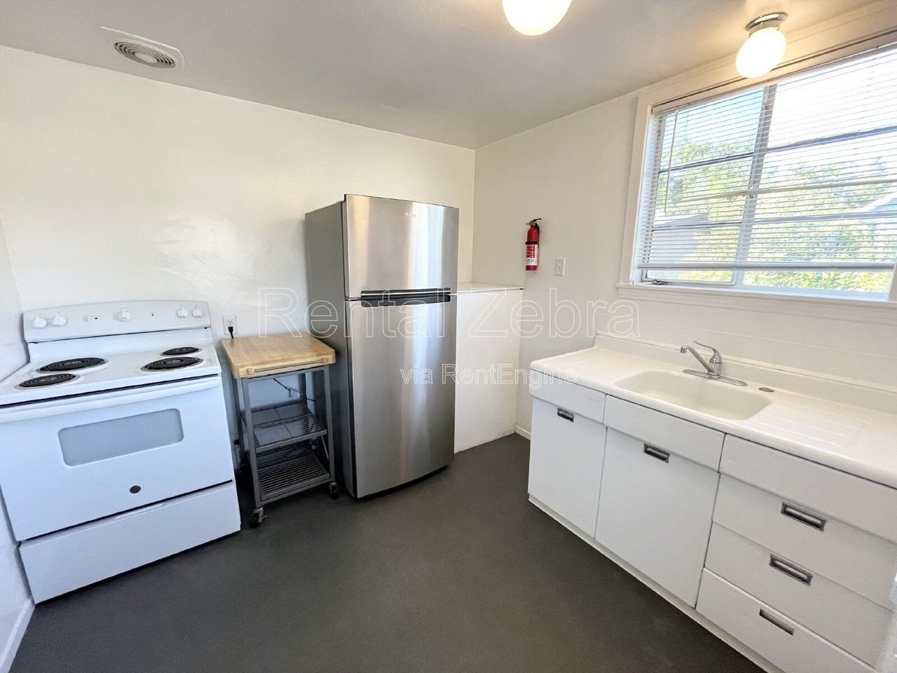 2128 K St - Photo 6 of 24