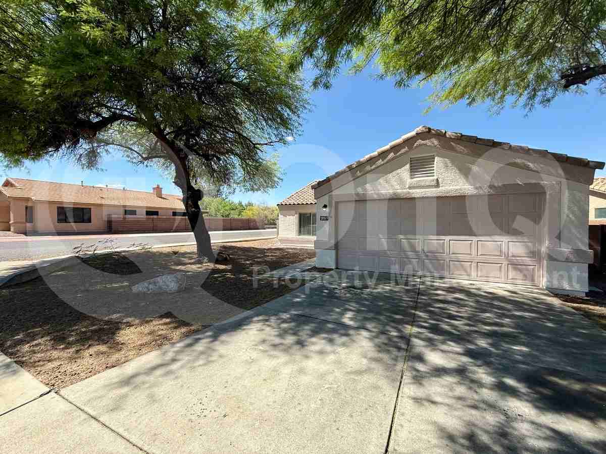 2574 W Southern Star Dr - Photo 2 of 20