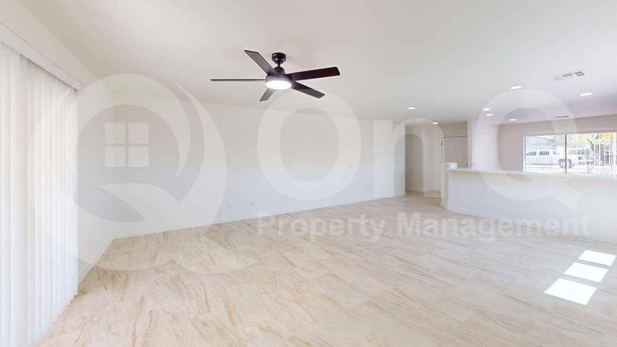 2574 W Southern Star Dr - Photo 6 of 20