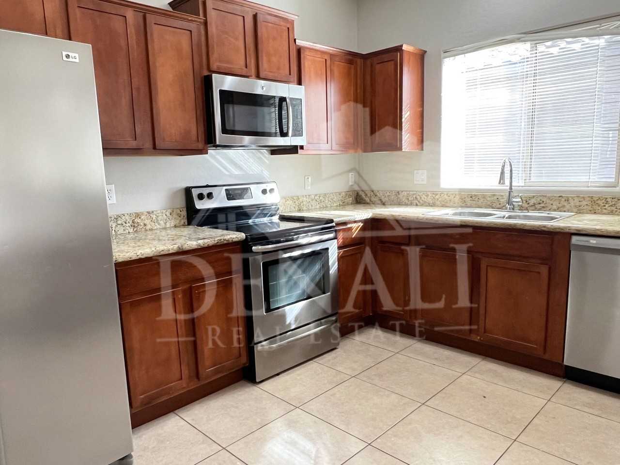 7347 W Millerton Way - Photo 4 of 16