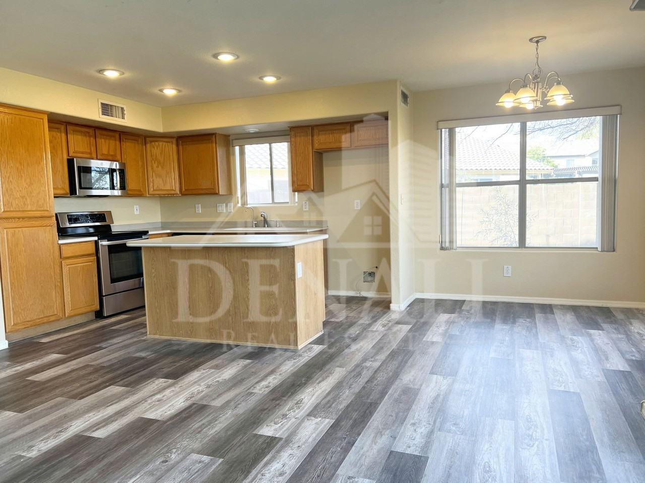 2207 S Peppertree Ct - Photo 4 of 21