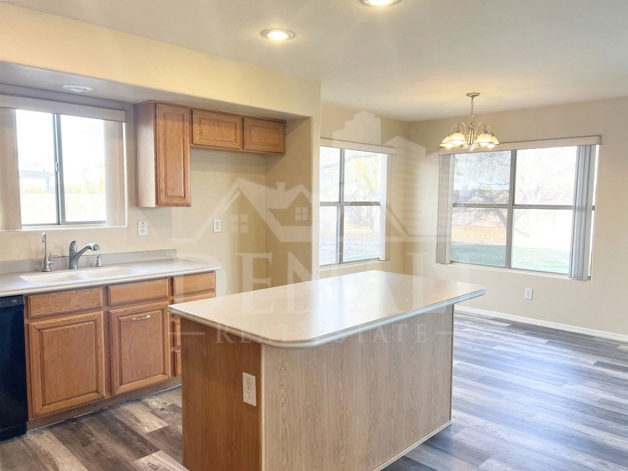 2207 S Peppertree Ct - Photo 7 of 21