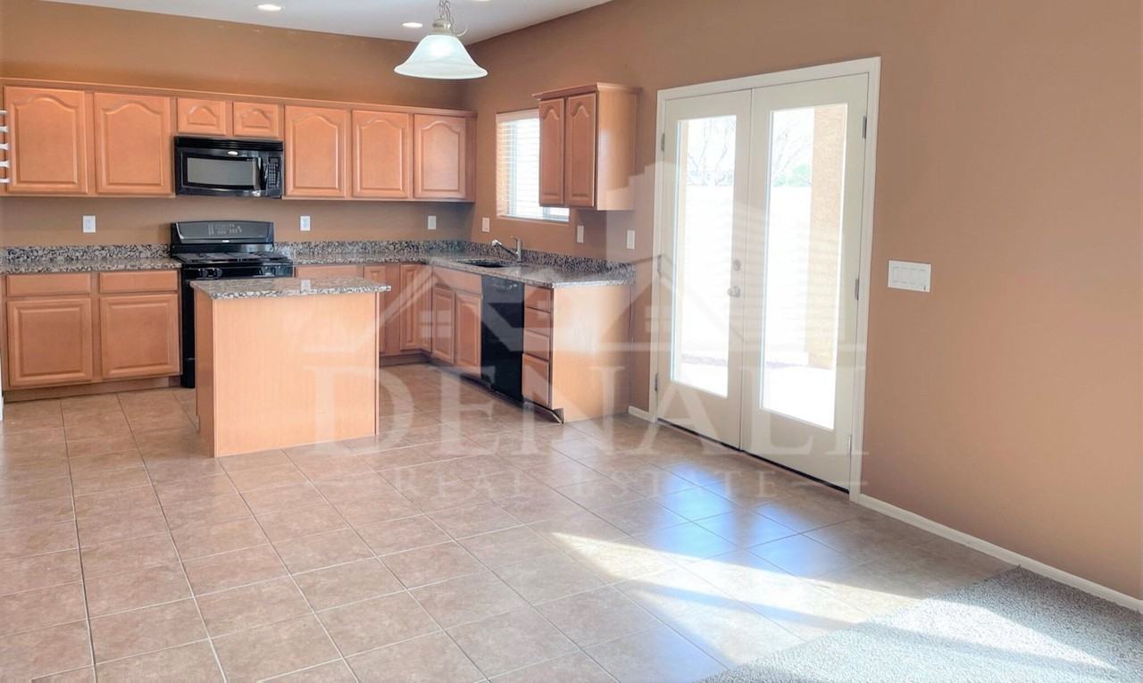 925 E Canyon Rock Rd - Photo 4 of 31