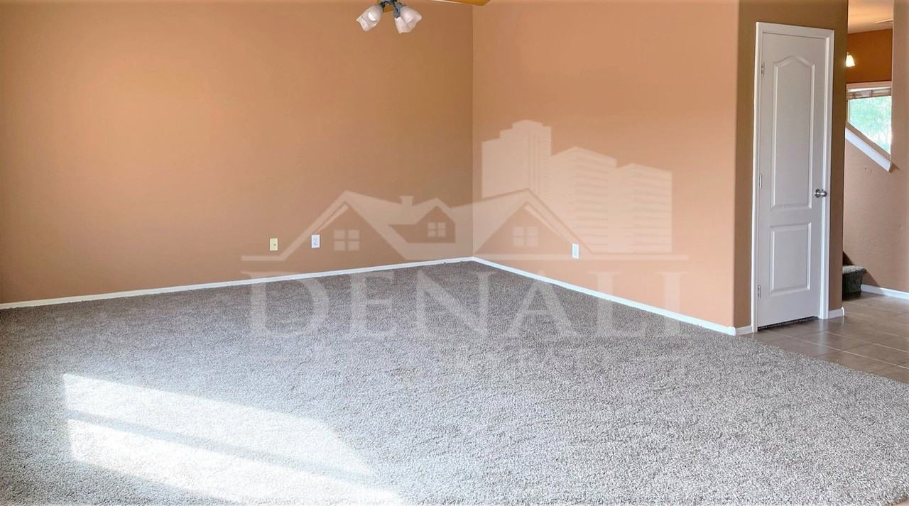 925 E Canyon Rock Rd - Photo 5 of 31