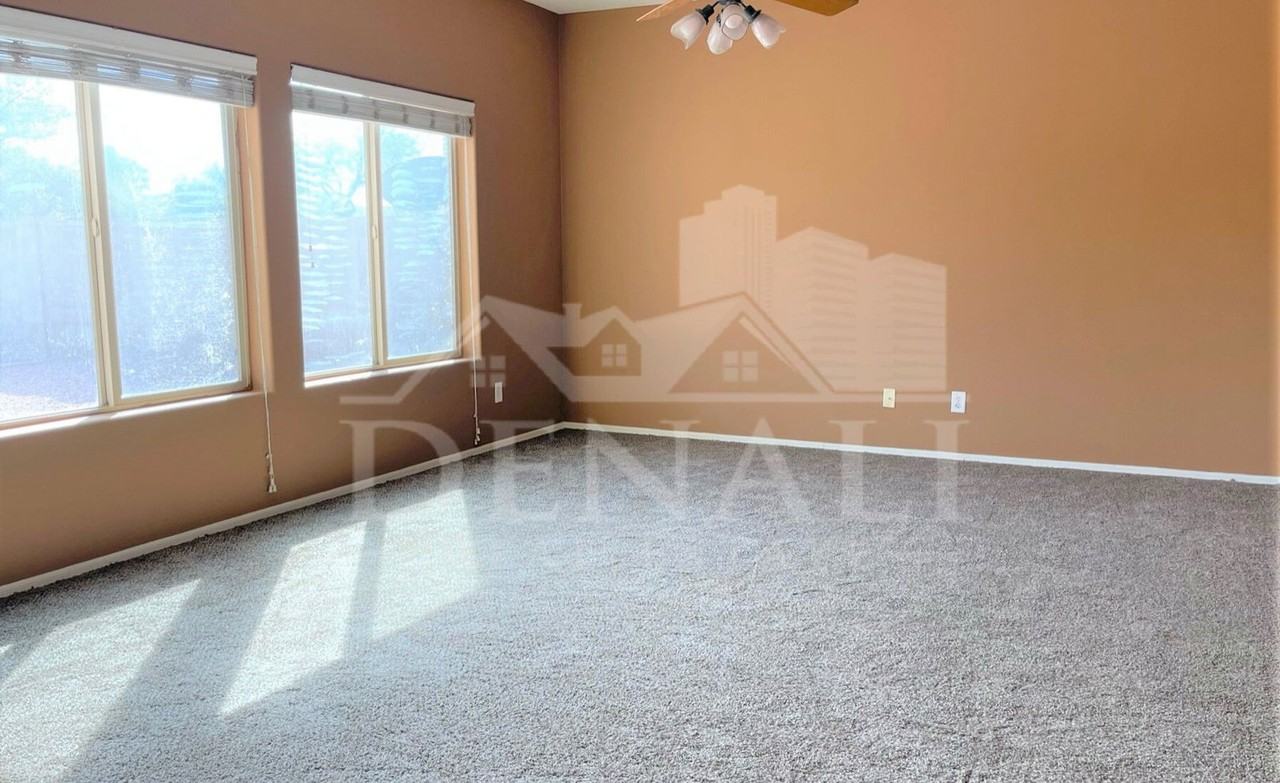 925 E Canyon Rock Rd - Photo 6 of 31