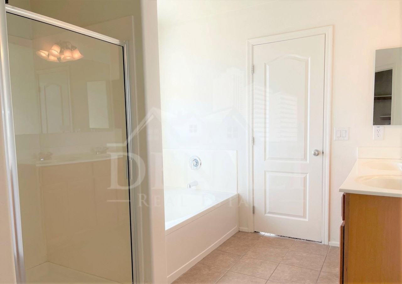 925 E Canyon Rock Rd - Photo 7 of 31