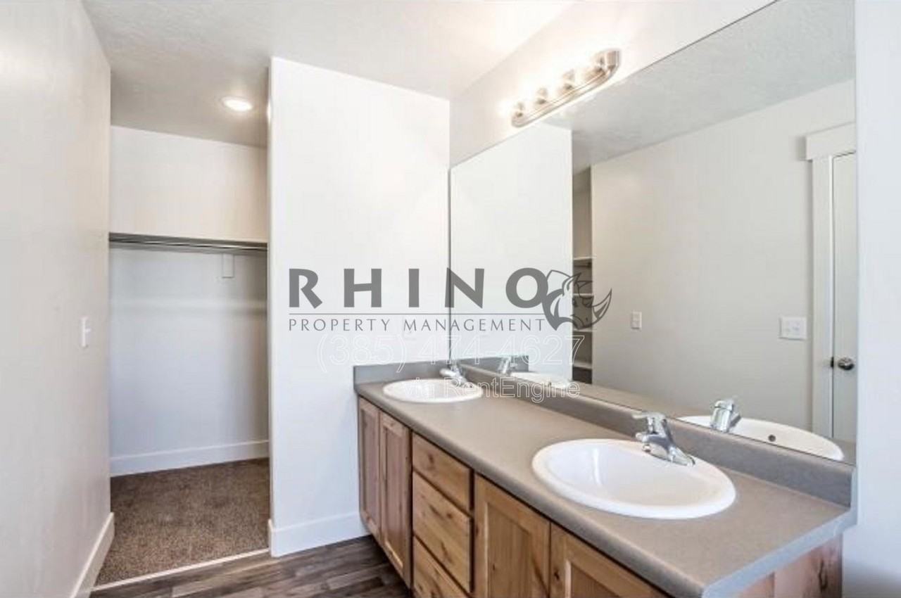 834 W Lennox St - Photo 6 of 14