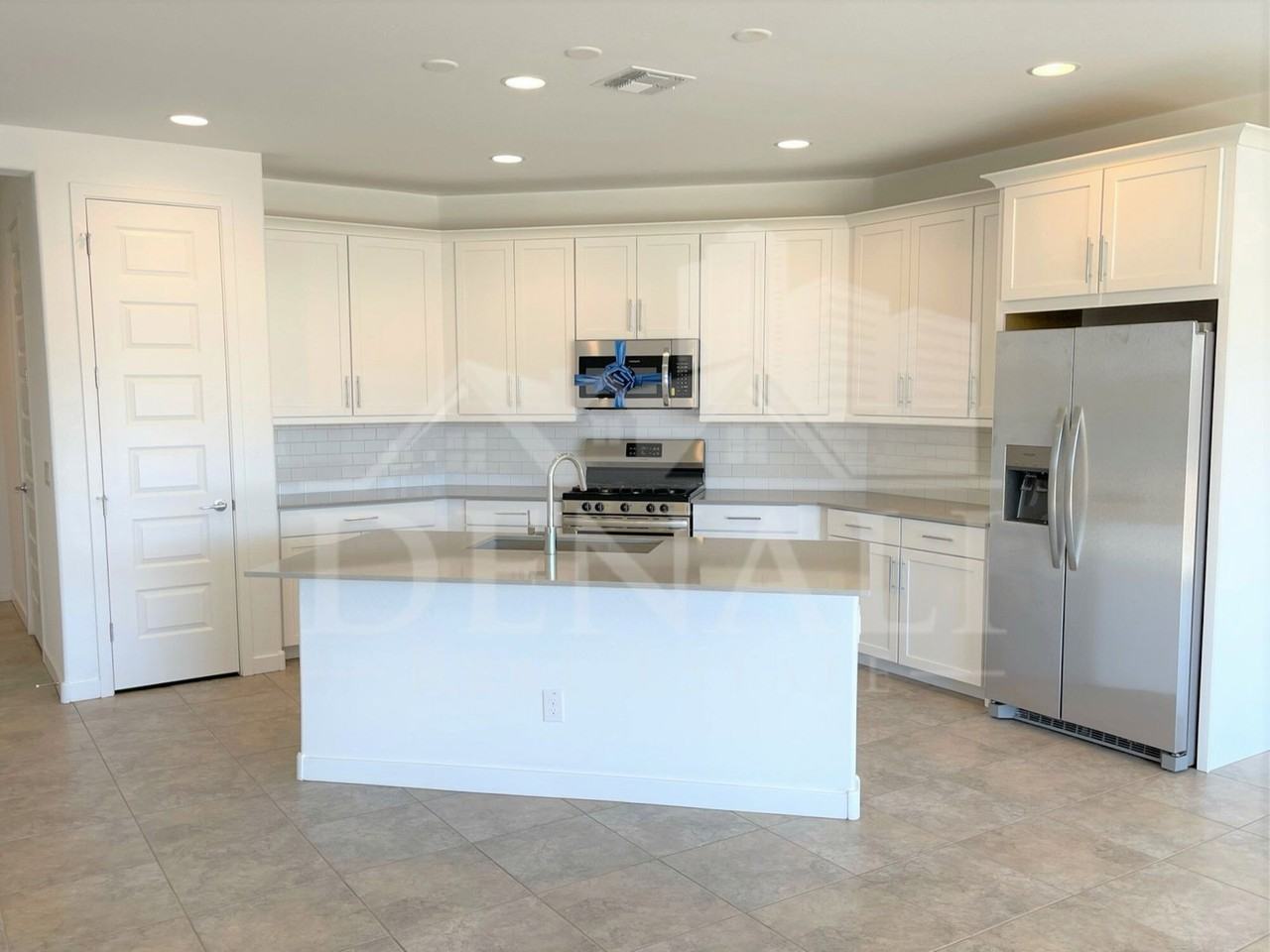 4622 N 192nd Ln - Photo 4 of 22