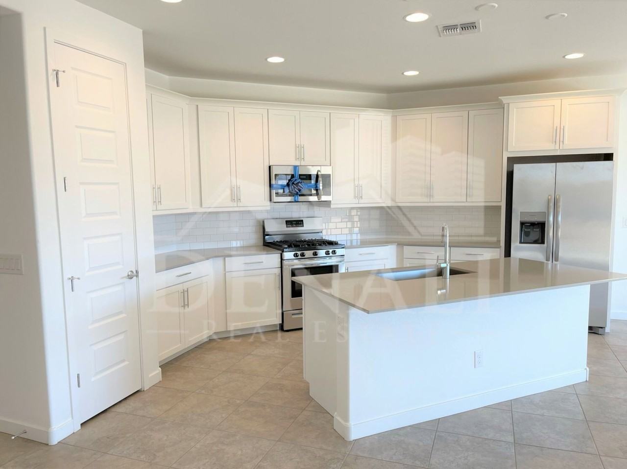 4622 N 192nd Ln - Photo 6 of 22