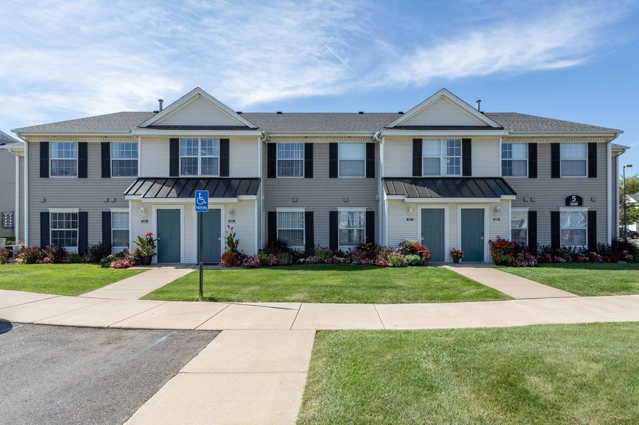 Arbor Club Apartments - Photo 4 of 24