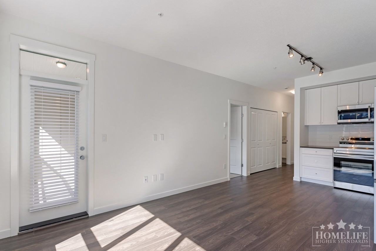 15733 85 Ave - Photo 7 of 34