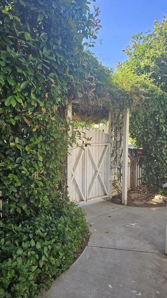 236 W 20th St #B - Photo 6 of 18