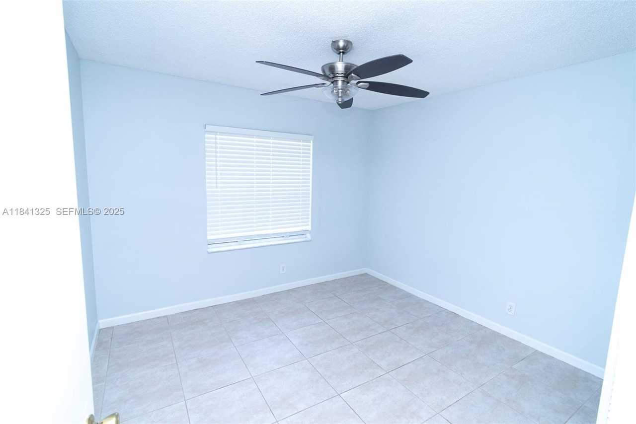 9012 Southwest 20th Place - Photo 3 of 30