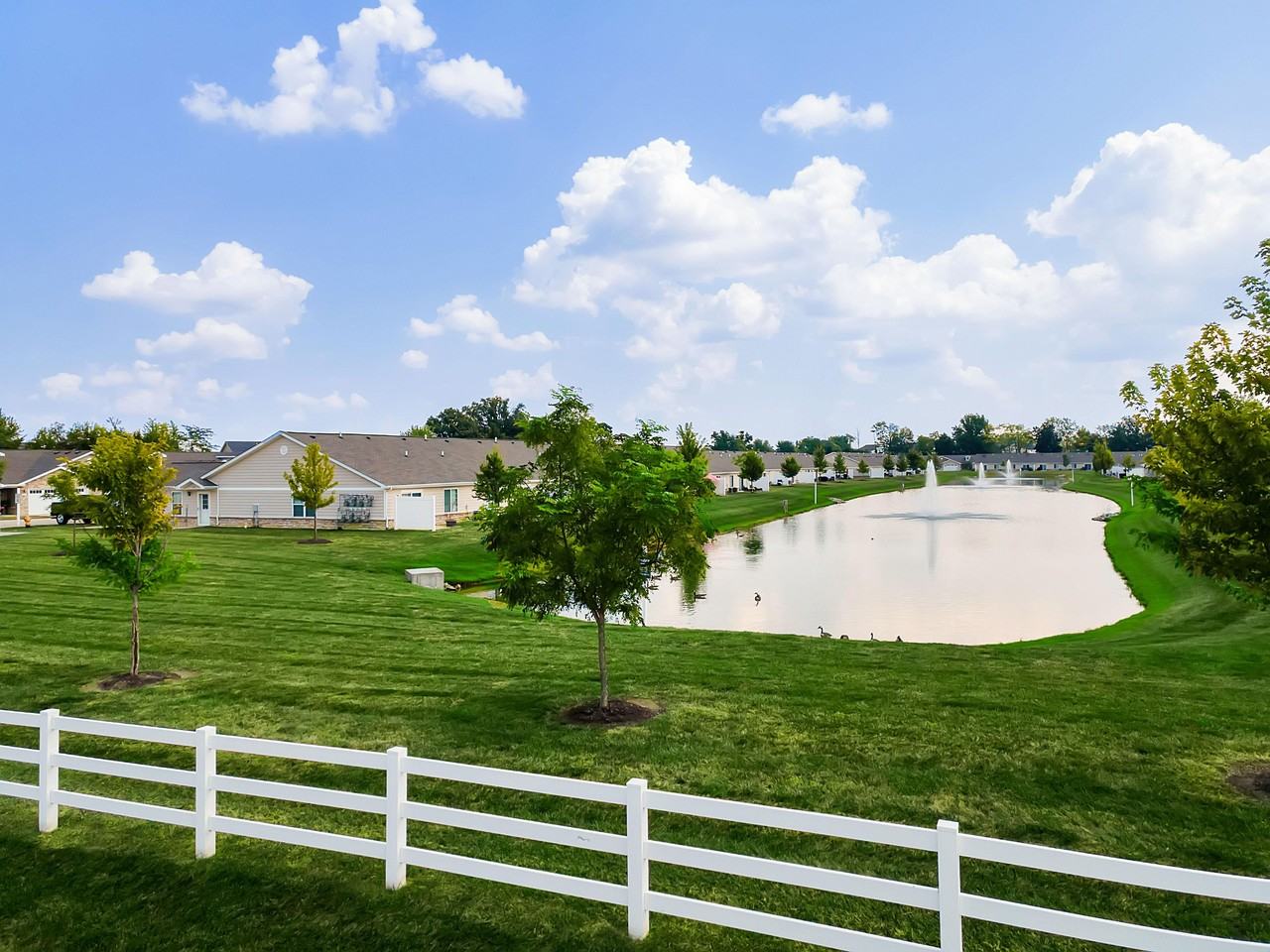 Redwood Westfield Hamilton Way - Photo 5 of 20