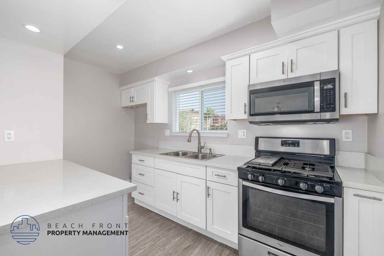 11819 Eucalyptus Ave. - Photo 2 of 18