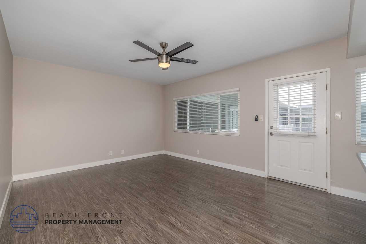 11819 Eucalyptus Ave. - Photo 3 of 18