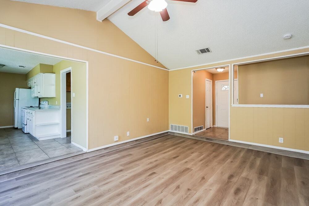 6029 Dustin Dr - Photo 5 of 16