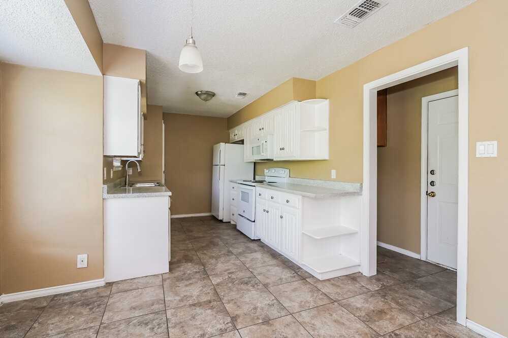 6029 Dustin Dr - Photo 7 of 16