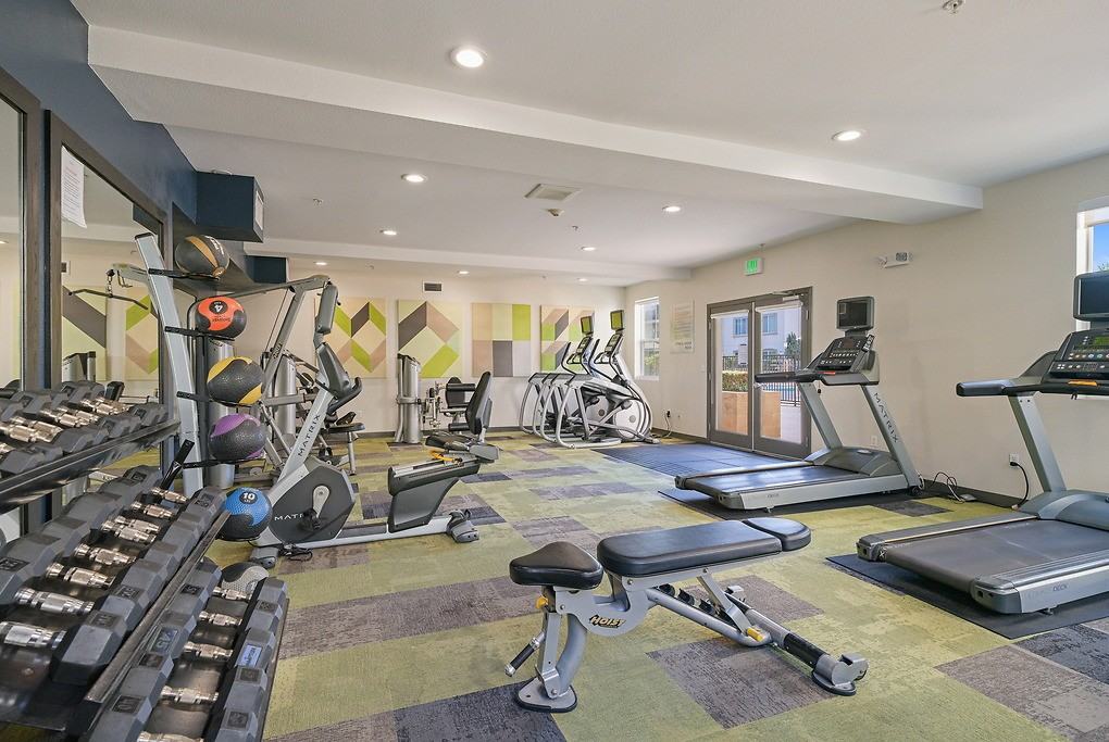 Avery - Photo 4 of 37