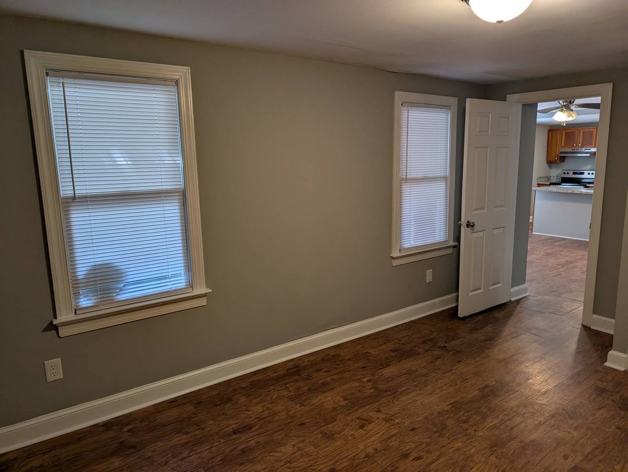 2115 E Marshall St - Photo 7 of 26