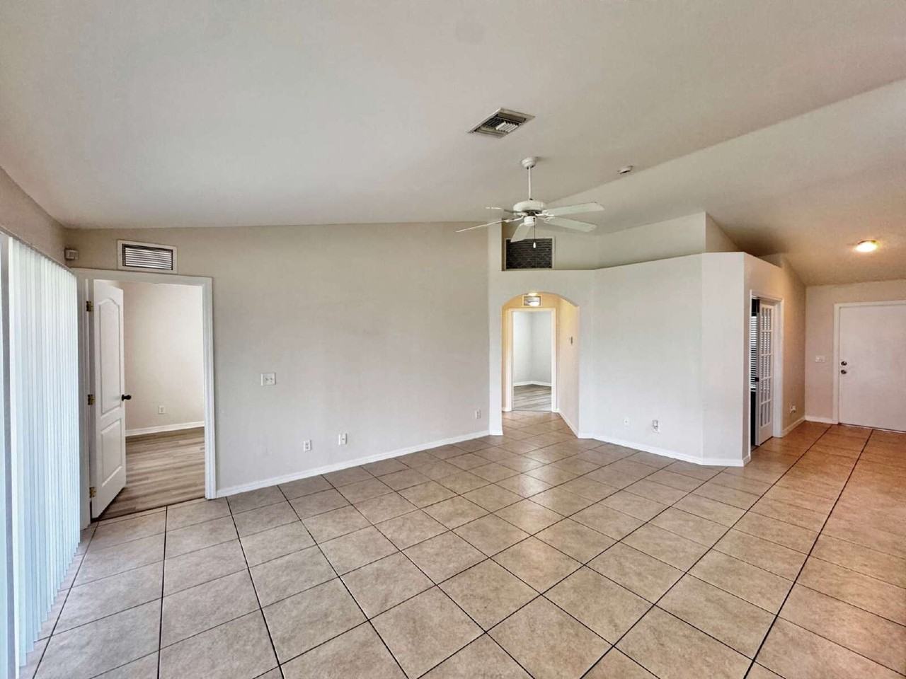 2904 44th St Sw - Photo 4 of 50