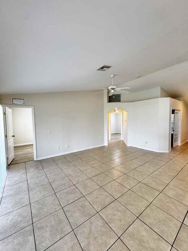 2904 44th St Sw - Photo 5 of 50