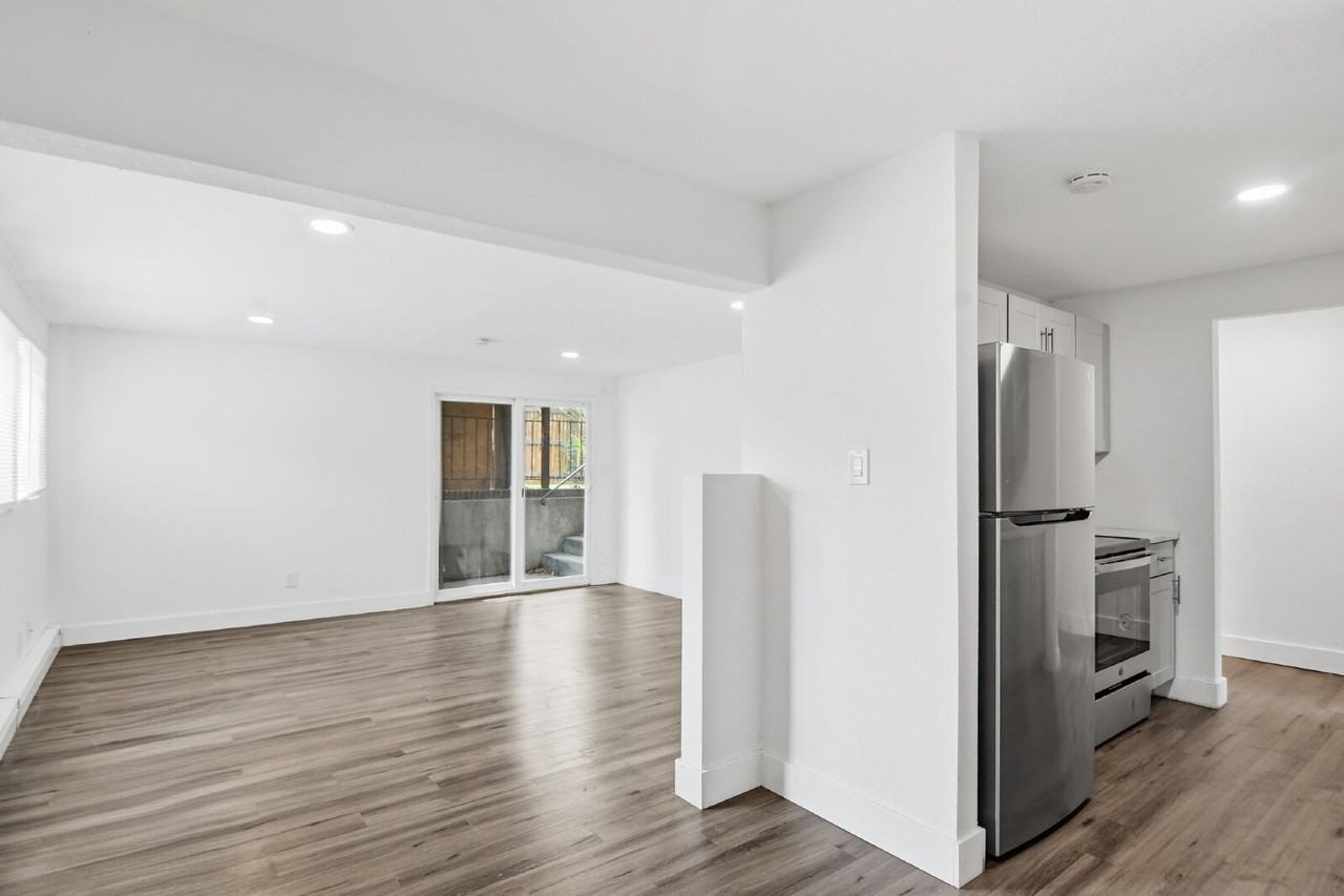 16432 E 13th Pl #4 - Photo 7 of 34